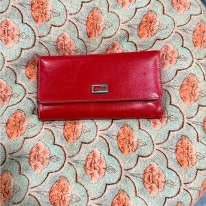 Guess Red Leather Wallet – Classic Logo Clutch Wallet